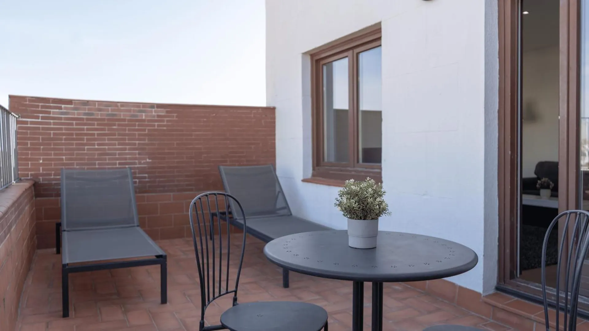 Ola Living Sant Antoni Market バルセロナ スペイン
